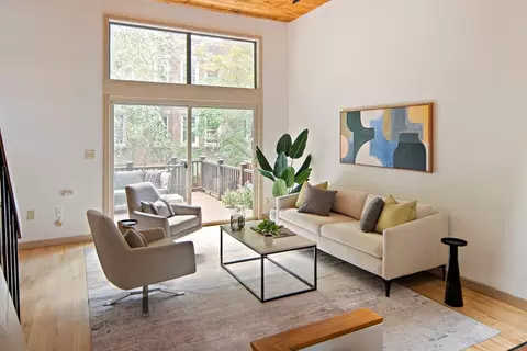 11 Dana St #D, Cambridge, MA 02138