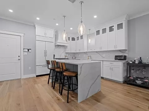 298 Washington St #210, Westwood, MA 02090