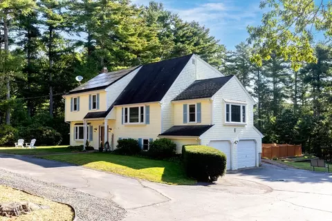 12 Bow St, Carver, MA 02330