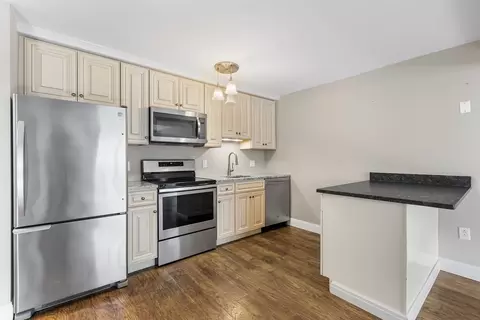 10 Roberts St #14, Somerville, MA 02145