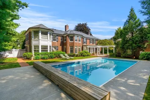 20 Foxcroft Rd, Winchester, MA 01890