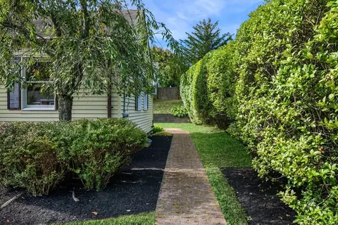 11 May St, Marblehead, MA 01945 photo 16