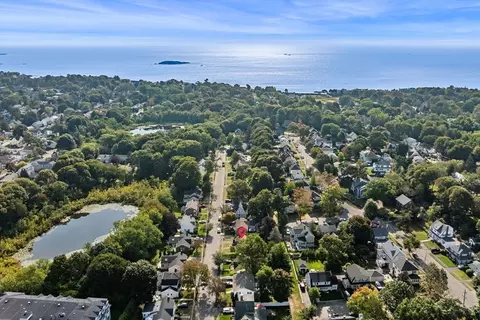 11 May St, Marblehead, MA 01945 photo 3