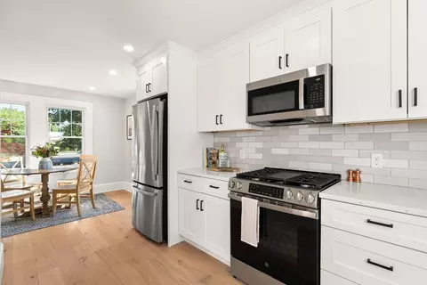 Kitchen - 136 Marion Rd, Wareham, MA 02571 photo 4 of 4