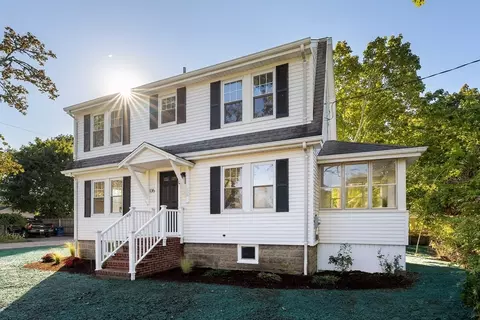 Exterior - 136 Marion Rd, Wareham, MA 02571 photo 10 of 11