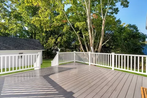 Exterior - 136 Marion Rd, Wareham, MA 02571 photo 6 of 11