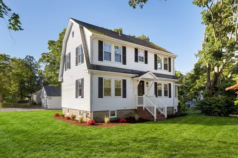 Exterior - 136 Marion Rd, Wareham, MA 02571 photo 2 of 11