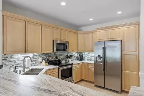 295 Salem St #69, Woburn, MA 01801