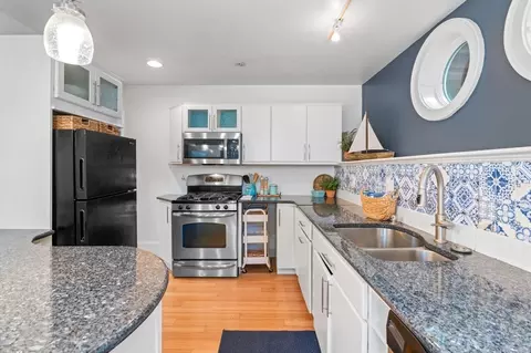 29 Front St #1, Marblehead, MA 01945 photo 8