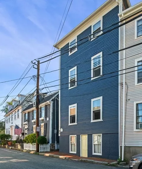 29 Front St #1, Marblehead, MA 01945 photo 3