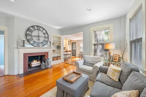 29 Front St #2, Marblehead, MA 01945