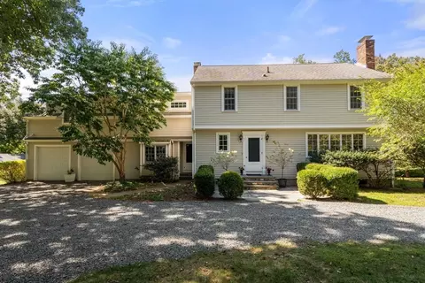 10 Ward Ln, Sherborn, MA 01770
