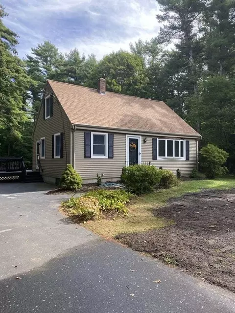 74 Wall St, Middleboro, MA 02346