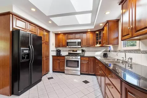 4 Hillside Rd, Gloucester, MA 01930 photo 4