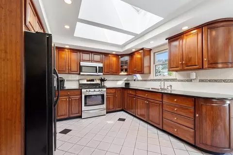 4 Hillside Rd, Gloucester, MA 01930 photo 6