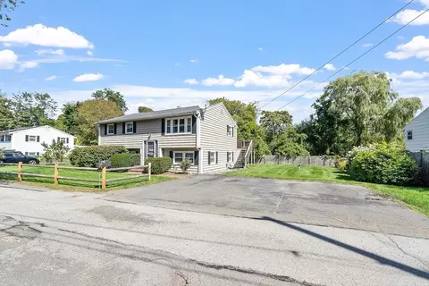 4 Hillside Rd, Gloucester, MA 01930 photo 2