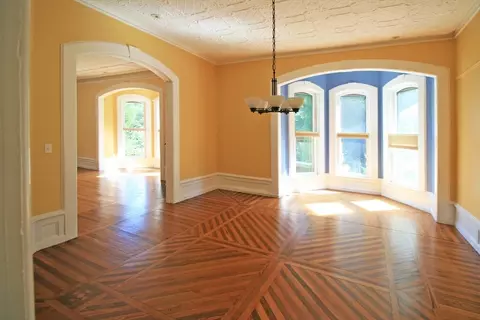 76 Crescent St #2, Northampton, MA 01060