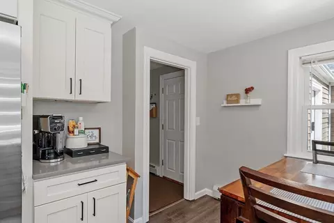 Entry Way - 32 Main St, Townsend, MA 01469 photo 3 of 5