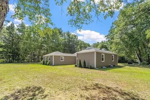 Exterior - 32 Main St, Townsend, MA 01469 photo 9 of 12