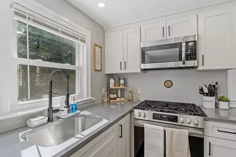 Kitchen - 32 Main St, Townsend, MA 01469 photo 1 of 4