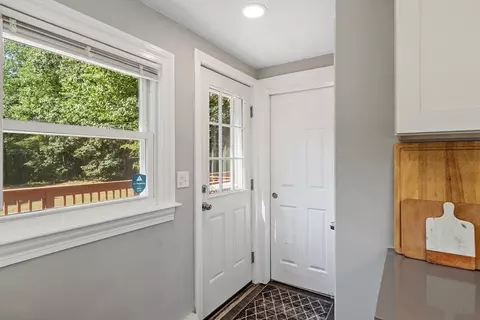 Entry Way - 32 Main St, Townsend, MA 01469 photo 5 of 5