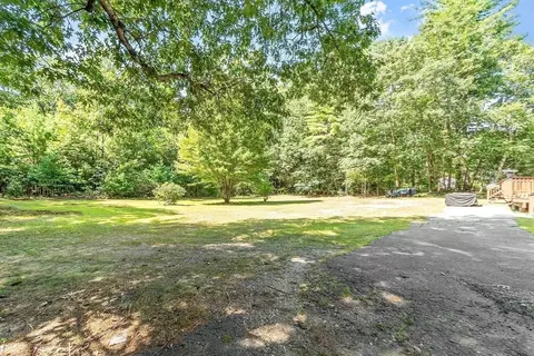 Exterior - 32 Main St, Townsend, MA 01469 photo 3 of 12