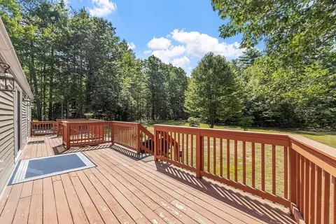 Exterior - 32 Main St, Townsend, MA 01469 photo 2 of 12