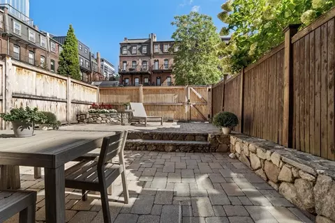 4 Durham St #1, Boston, MA 02115