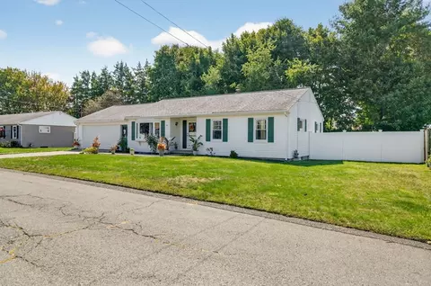 601 Eastview Ave, Somerset, MA 02726