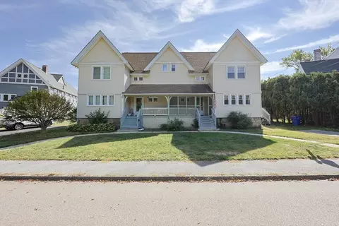 14 Lake St, Hopedale, MA 01747