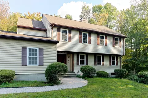 44 Camp St, Paxton, MA 01612