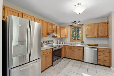 17 Douglas Dr, Ayer, MA 01432 photo 2