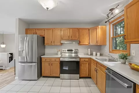 17 Douglas Dr, Ayer, MA 01432 photo 3