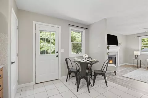 17 Douglas Dr, Ayer, MA 01432 photo 4
