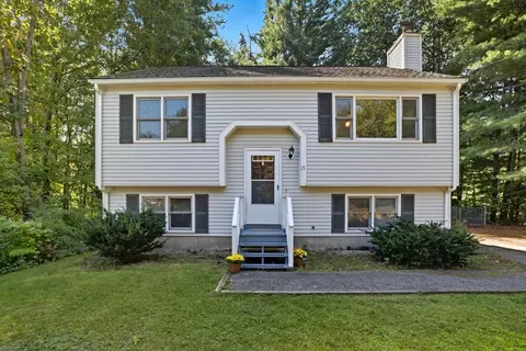 17 Douglas Dr, Ayer, MA 01432
