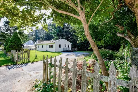 9 White Pine Ave, Wareham, MA 02576