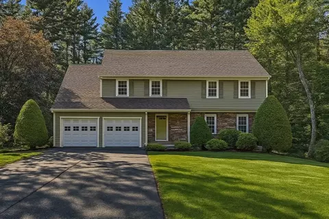 14 Robin Rd, Norfolk, MA 02056