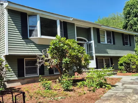 7 Rockpoint Rd, Southborough, MA 01772
