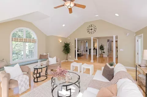 23 Forest Park Dr, Mendon, MA 01756 photo 5