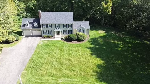 23 Forest Park Dr, Mendon, MA 01756 photo 2