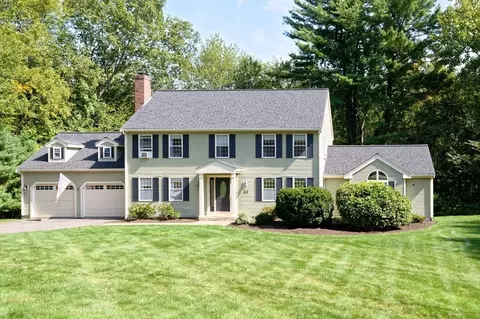 23 Forest Park Dr, Mendon, MA 01756