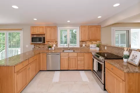 23 Forest Park Dr, Mendon, MA 01756 photo 13
