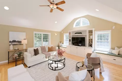 23 Forest Park Dr, Mendon, MA 01756 photo 6