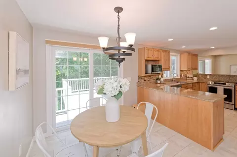 23 Forest Park Dr, Mendon, MA 01756 photo 9