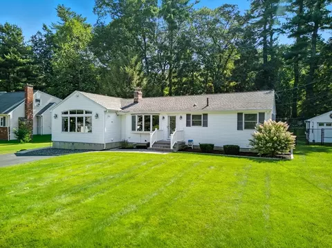 18 Collins Dr, Hudson, MA 01749