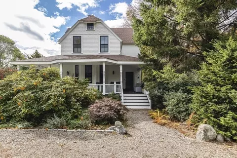 4 Ballast Ln, Marblehead, MA 01945