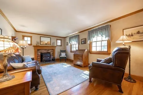 60 Southgate Rd, Franklin, MA 02038 photo 2