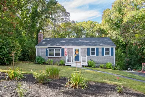 11 Warwick Way, Mashpee, MA 02649 photo 2