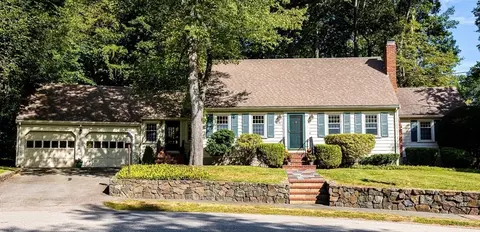 21 Pine Ridge Cir, Reading, MA 01867