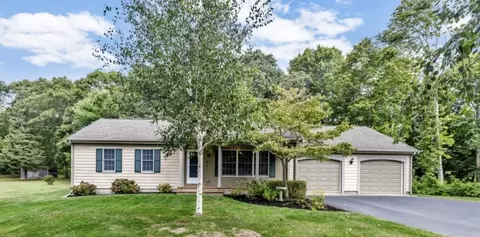 6 Sherry Ln, Pocasset, MA 02559